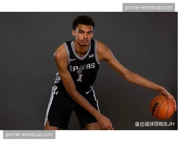 维克托·文班亚马接受专访:谈论第二个赛季的适应与对季后赛的期待 维克托·文班亚马接受专访:谈论第二个赛季的适应与对季后赛的期待