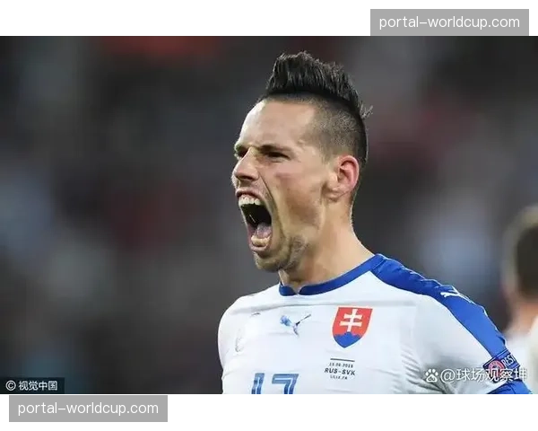 那不勒斯官方祝贺球队传奇哈姆西克入选斯洛伐克足球名人堂